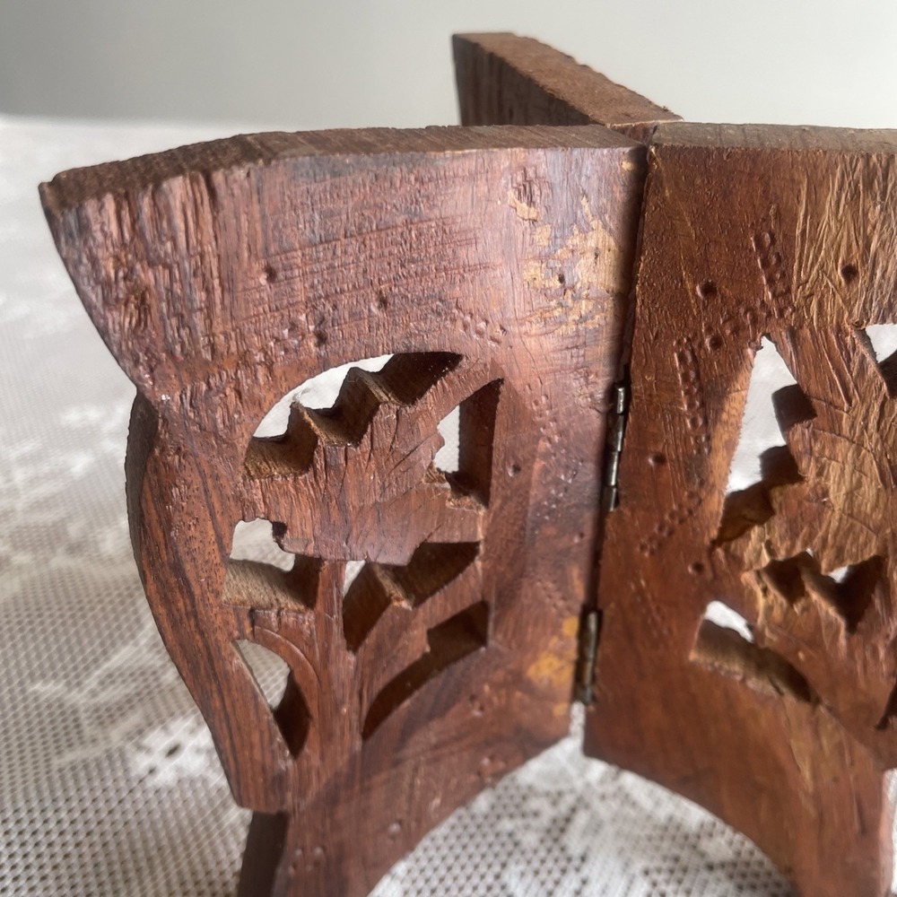 Vintage Hand Carved Wood 3 Leg Folding Mini Plant Book Stand Floral India - Picture 4 of 16